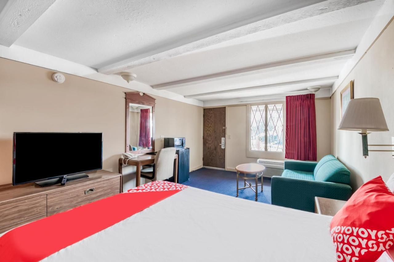 Oyo Hotel Wadsworth Oh I-76 Dış mekan fotoğraf