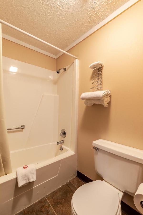 Oyo Hotel Wadsworth Oh I-76 Dış mekan fotoğraf